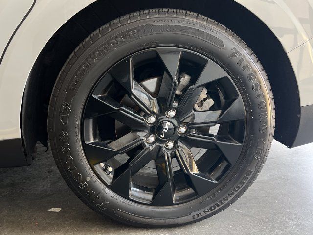 Used 2022 Kia Carnival SX Prestige FWD image 10