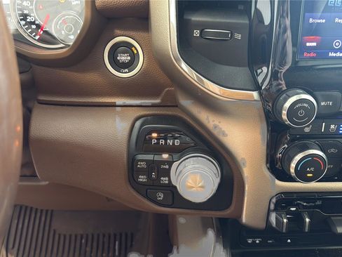 Used 2019 RAM 1500 Laramie AWD/4WD image 22