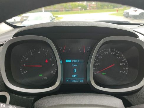 Used 2017 Chevrolet Equinox LT w/ Convenience Package FWD image 11