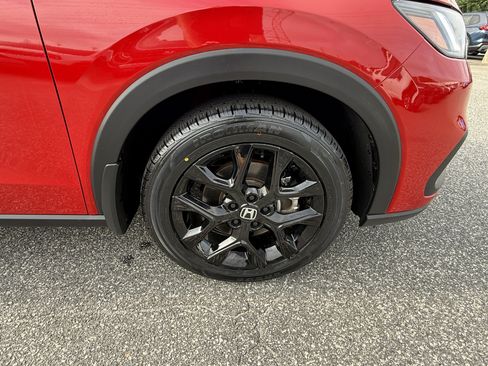 Certified 2025 Honda HR-V Sport image 13