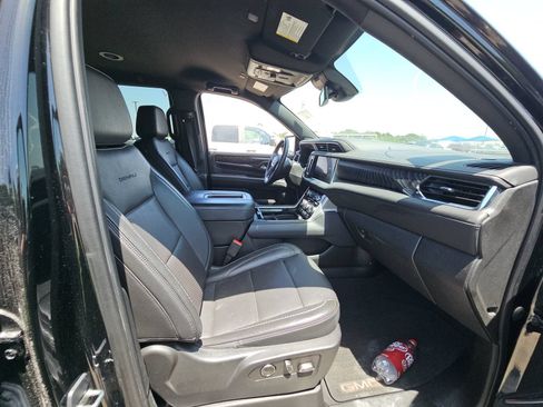 Used 2023 GMC Yukon Denali AWD/4WD image 10