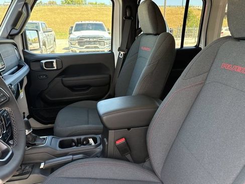 Used 2026 Jeep Wrangler Unlimited Rubicon AWD/4WD image 5