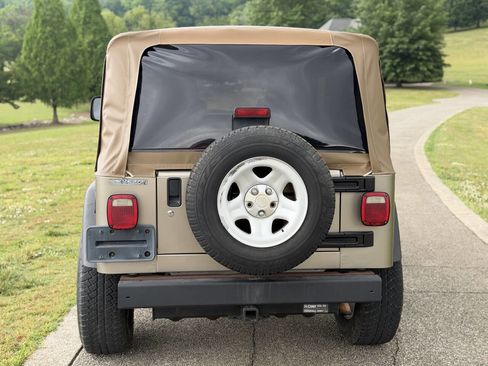 Used 2004 Jeep Wrangler 4WD w/ Dual Top Group image 4