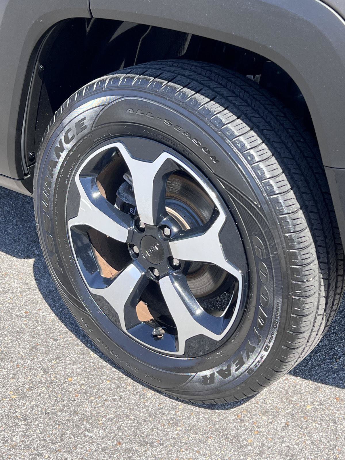 Used 2021 Jeep Renegade Trailhawk AWD/4WD image 16