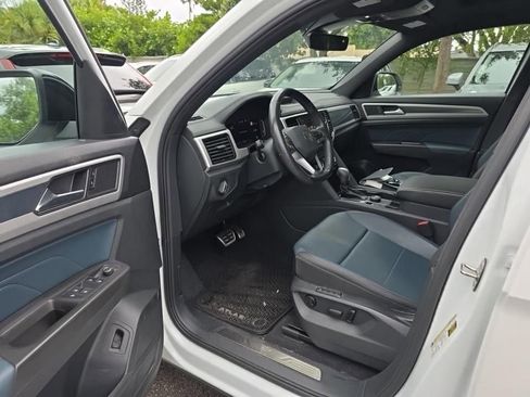 Used 2023 Volkswagen Atlas Cross Sport SEL R-Line AWD/4WD image 6
