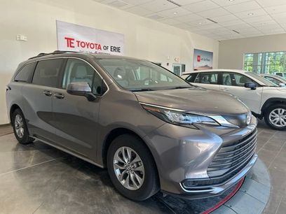 Certified 2024 Toyota Sienna LE w/ LE Plus Package
