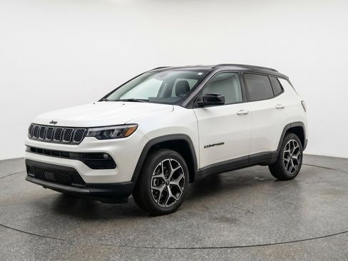 Used 2025 Jeep Compass Limited AWD/4WD image 3