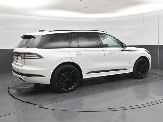 Used 2025 Lincoln Aviator Reserve w/ Equipment Group 201A AWD/4WD image 33