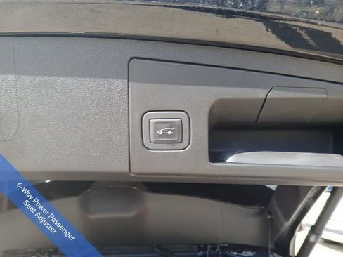 Used 2025 Cadillac XT4 Premium Luxury w/ Cold Weather Package image 12