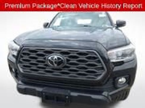 Used 2020 Toyota Tacoma TRD Off-Road w/ Technology Package image 2