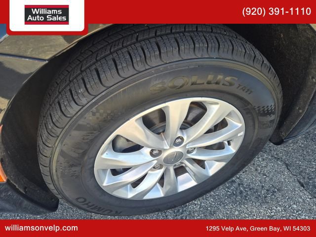 Used 2019 Chrysler Pacifica Touring-L FWD image 9
