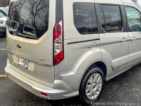 Used 2017 Ford Transit Connect XLT image 7