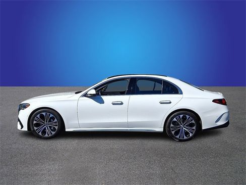 Used 2024 Mercedes-Benz E 350 4MATIC Sedan image 7