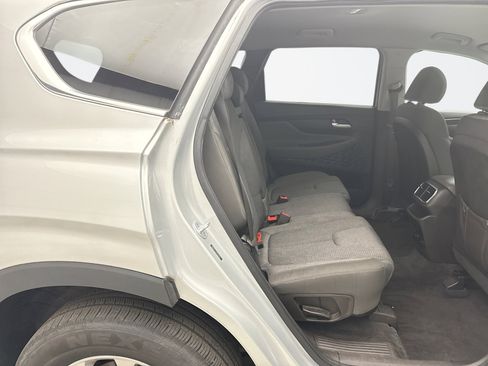 Used 2019 Hyundai Santa Fe SE image 17