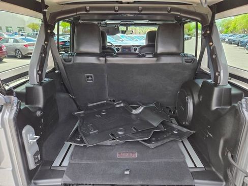 Used 2018 Jeep Wrangler Unlimited Sahara AWD/4WD image 18