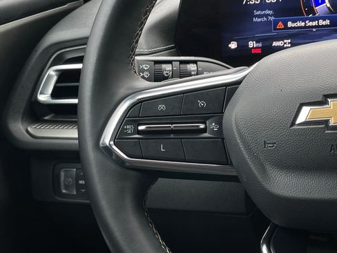 Used 2025 Chevrolet Traverse LT image 13