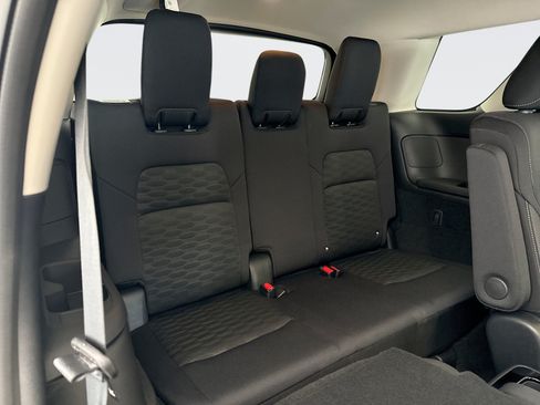 Used 2024 Nissan Pathfinder SV w/ SV Premium Package AWD/4WD image 19