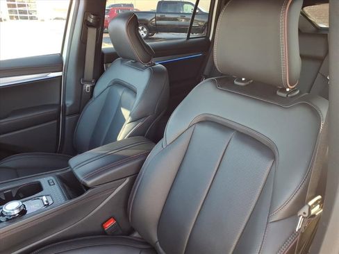 Used 2024 Jeep Wagoneer Launch Edition image 16