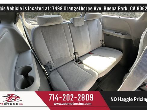 Used 2015 Toyota Sienna LE FWD image 21