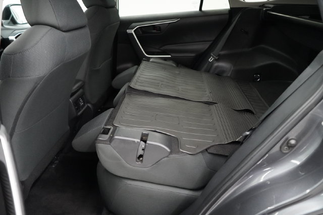 Used 2022 Toyota RAV4 LE AWD/4WD image 34