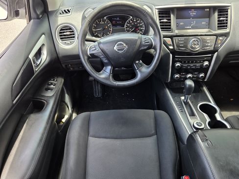 Used 2020 Nissan Pathfinder SV AWD/4WD image 14