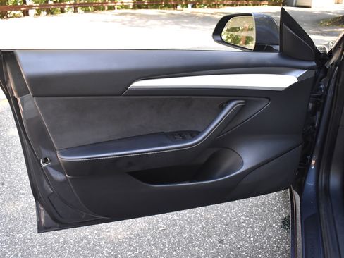 Used 2022 Tesla Model 3 Standard Range image 22