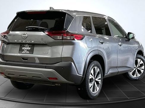 Used 2023 Nissan Rogue SV FWD image 2