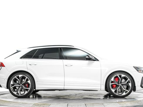 Used 2021 Audi RS Q8 w/ Carbon Optic Package AWD/4WD image 2