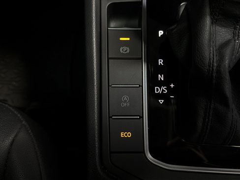 Used 2019 Volkswagen Jetta SE w/ Cold Weather Package FWD image 40