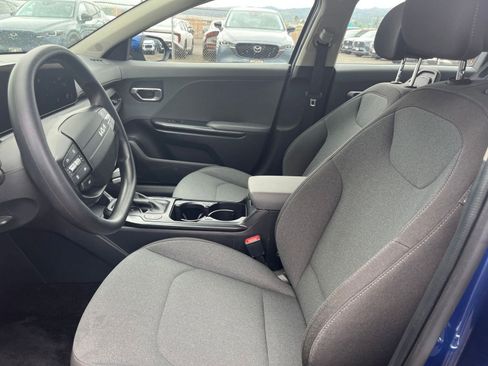 Used 2025 Kia K4 FWD image 25