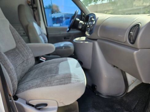 Used 1998 Ford E-250 and Econoline 250 image 10