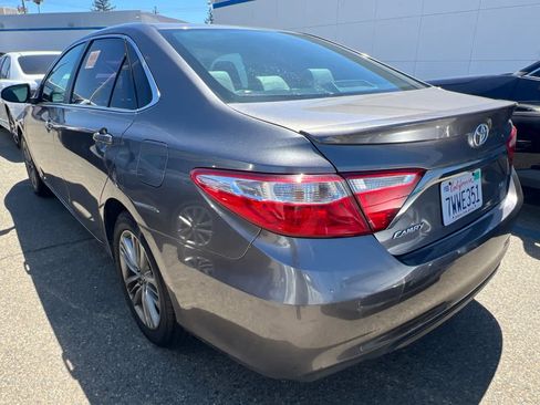 Used 2016 Toyota Camry SE FWD image 4