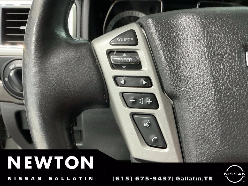 Used 2019 Nissan Titan SV w/ SV Convenience Package RWD image 30