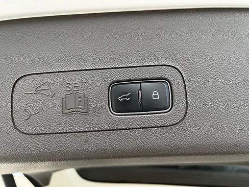 Used 2023 Lincoln Aviator Reserve w/ Equipment Group 201A image 12