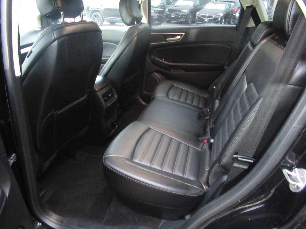 Used 2018 Ford Edge SEL w/ Equipment Group 201A AWD/4WD image 15