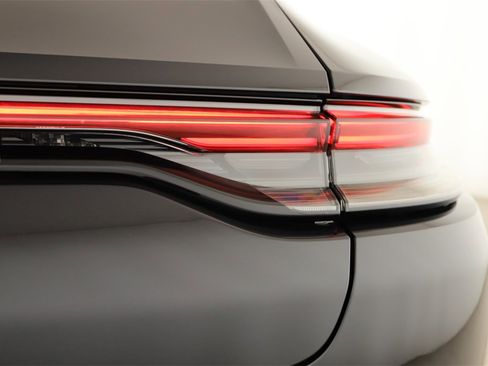 Used 2021 Porsche Panamera 4S image 29