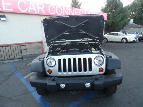 Used 2013 Jeep Wrangler Sport w/ Connectivity Group AWD/4WD image 11