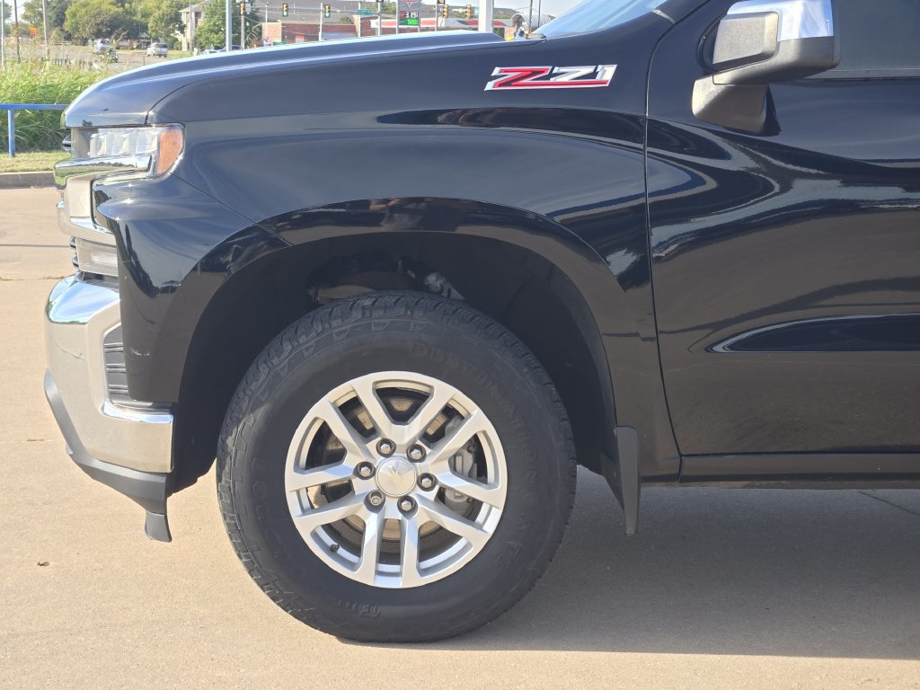 Used 2021 Chevrolet Silverado 1500 LT AWD/4WD image 29