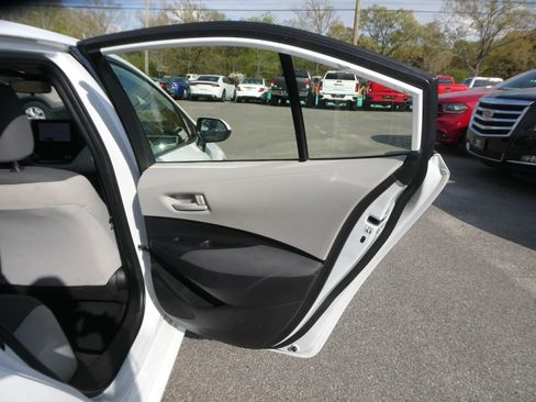 Used 2023 Toyota Corolla LE image 24