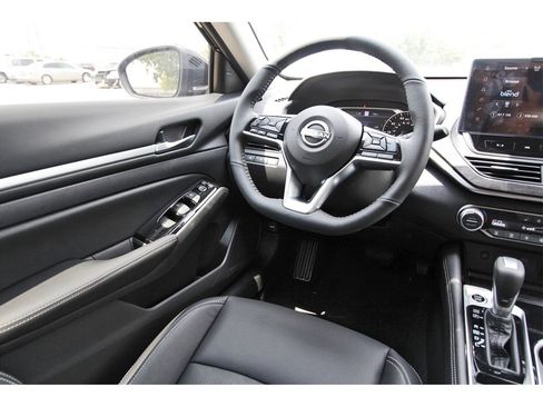 New 2025 Nissan Altima 2.5 SL image 8