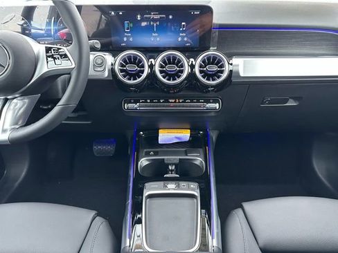 New 2026 Mercedes-Benz GLB 250 4MATIC image 14