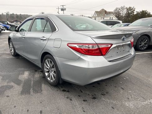 Used 2016 Toyota Camry XLE w/ Moonroof Package image 8