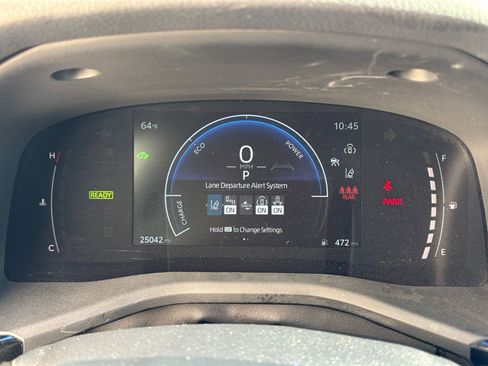 Used 2025 Toyota Camry LE image 40