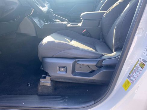 Used 2024 Toyota Tacoma SR image 18
