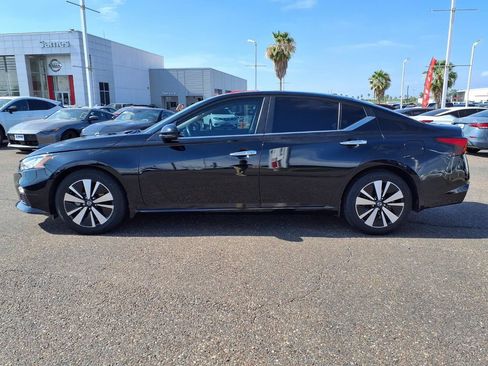 Used 2022 Nissan Altima 2.5 SV w/ SV Premium Package FWD image 5