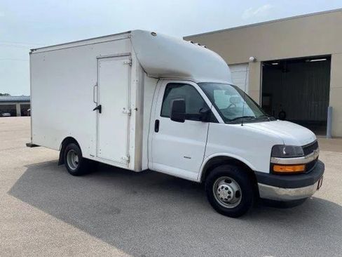 Used 2020 Chevrolet Express 3500 w/ Power Convenience Package image 3