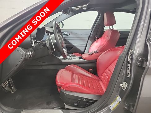 Used 2022 Alfa Romeo Giulia Veloce image 6