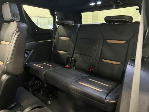 Used 2023 GMC Yukon AT4 w/ AT4 Premium Package AWD/4WD image 32