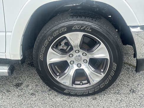 Used 2022 RAM 1500 Laramie AWD/4WD image 12