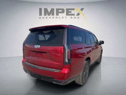 Used 2023 Cadillac Escalade ESV Sport w/ LPO, ONYX Package AWD/4WD image 4
